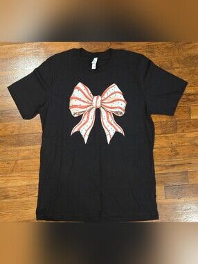 Little Debbie Inspired Christmas Tree Cake Bow Graphic Tee Black Size L NWOT